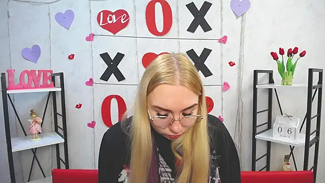 Snapshot of BeatriceFly chatting on 03/06/25, 01:46 BeatriceFly online show from 03/06/25, 01:46