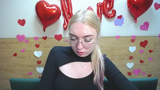 Snapshot of BeatriceFly chatting on 03/09/25, 03:16 BeatriceFly online show from 03/09/25, 03:16