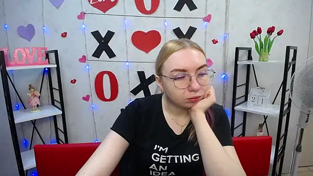 Snapshot of BeatriceFly chatting on 03/22/25, 06:11 BeatriceFly online show from 03/22/25, 06:11