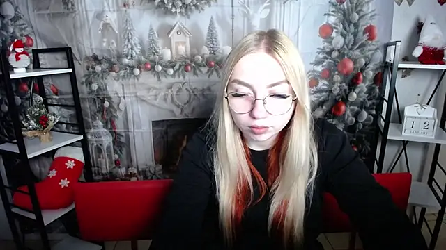 Snapshot of BeatriceFly chatting on 01/12/26, 01:05 BeatriceFly online show from 01/12/26, 01:05