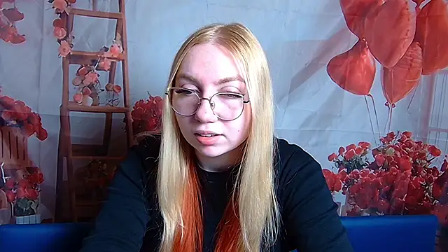 Snapshot of BeatriceFly chatting on 02/19/26, 12:34 BeatriceFly online show from 02/19/26, 12:34