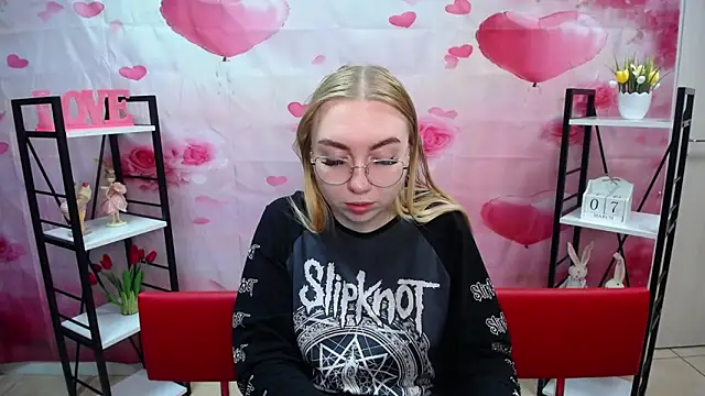 Snapshot of BeatriceFly chatting on 03/07/26, 01:30 BeatriceFly online show from 03/07/26, 01:30