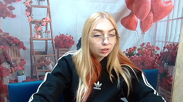 Snapshot of BeatriceFly chatting on 05/02/26, 01:49 BeatriceFly online show from 05/02/26, 01:49