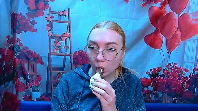 Snapshot of BeatriceFly chatting on 05/06/26, 12:43 BeatriceFly online show from 05/06/26, 12:43