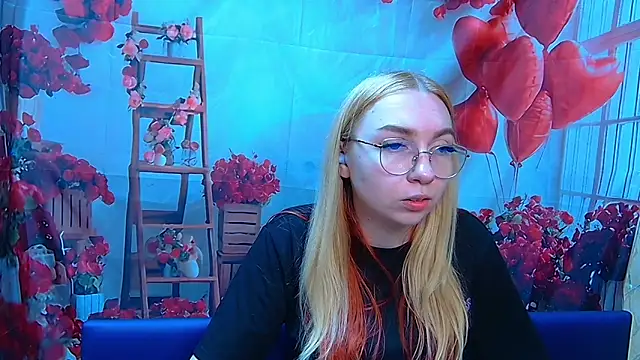 Snapshot of BeatriceFly chatting on 05/08/26, 12:43 BeatriceFly online show from 05/08/26, 12:43