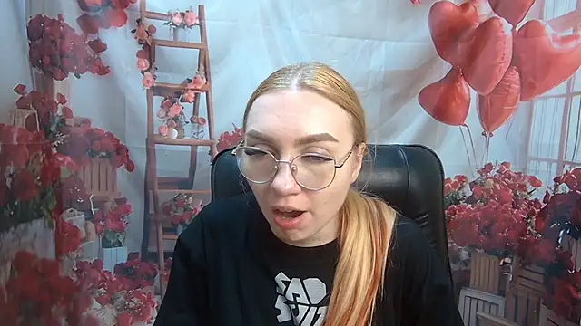 Snapshot of BeatriceFly chatting on 05/24/26, 11:37 BeatriceFly online show from 05/24/26, 11:37