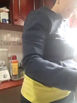 skayhot  online show from 10/02/25, 12:56