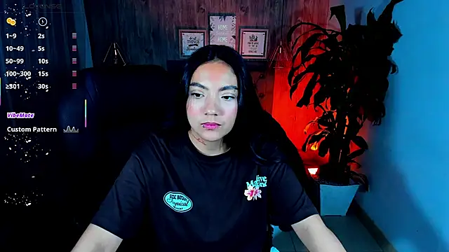 Snapshot of miichael_black chatting on 10/17/25, 09:17 miichael black online show from 10/17/25, 09:17