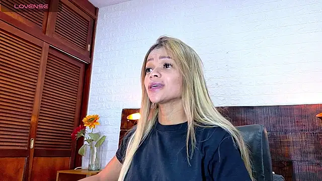 Celeste sanz online show from 11/09/25, 02:04