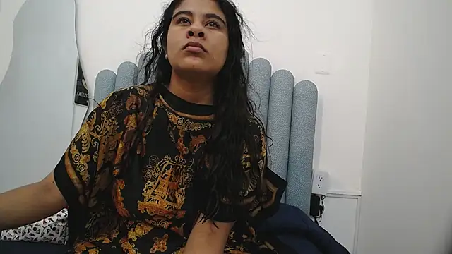 iniyalaboni online show from 02/18/25, 01:55