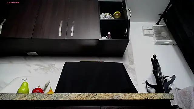 iniyalaboni online show from 10/03/25, 08:06