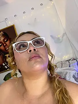 Snapshot of AshleyVXo chatting on 06/18/26, 03:40 AshleyVXo online show from 06/18/26, 03:40