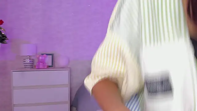 DahianaWalcott online show from 12/06/24, 10:19