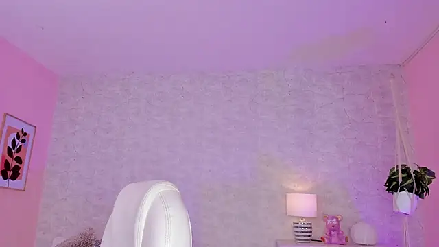 DahianaWalcott online show from 03/05/25, 09:04