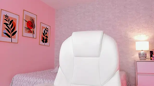 DahianaWalcott online show from 03/13/25, 07:39