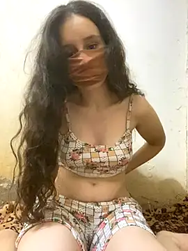 Snapshot of Chahrazad66 chatting on 10/13/25, 12:43 Chahrazad66 online show from 10/13/25, 12:43