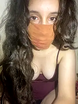 Snapshot of Chahrazad66 chatting on 11/12/25, 11:47 Chahrazad66 online show from 11/12/25, 11:47