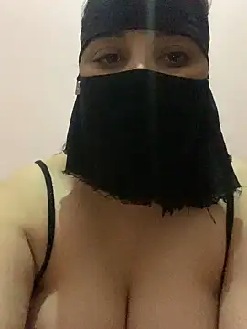 Snapshot of Miss-Soka chatting on 12/05/24, 05:15 Miss-Soka online show from 12/05/24, 05:15