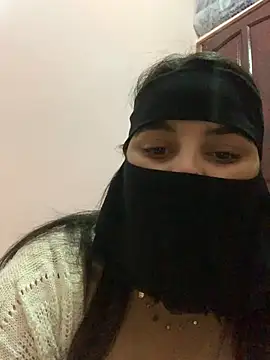 Snapshot of Miss-Soka chatting on 12/17/24, 06:31 Miss-Soka online show from 12/17/24, 06:31