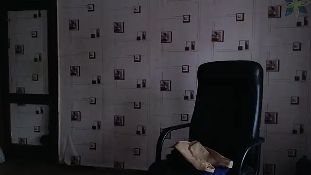 Snapshot of TasyaBigTTs chatting on 12/19/24, 12:12 TasyaBigTTs online show from 12/19/24, 12:12