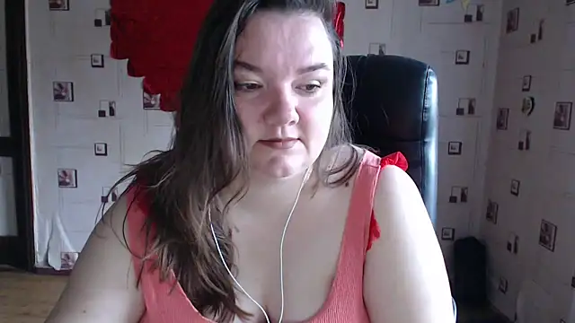 Snapshot of TasyaBigTTs chatting on 03/23/25, 05:43 TasyaBigTTs online show from 03/23/25, 05:43