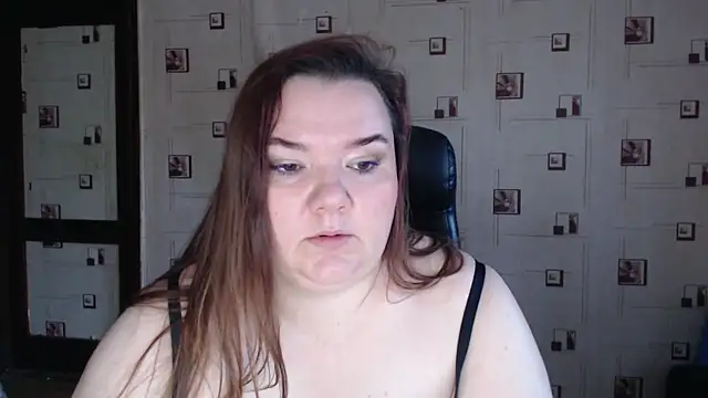 Snapshot of TasyaBigTTs chatting on 11/08/25, 01:22 TasyaBigTTs online show from 11/08/25, 01:22