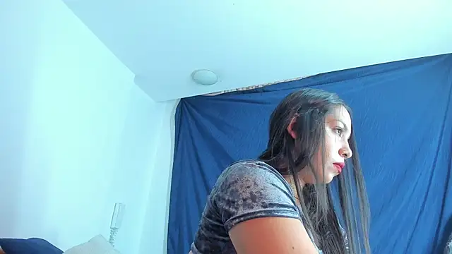 emiily15   online show from 01/29/25, 05:56