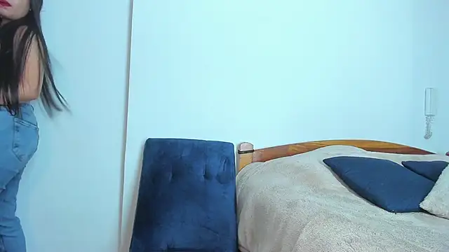 emiily15   online show from 02/24/25, 06:26