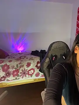 emiily15   online show from 09/26/25, 07:07