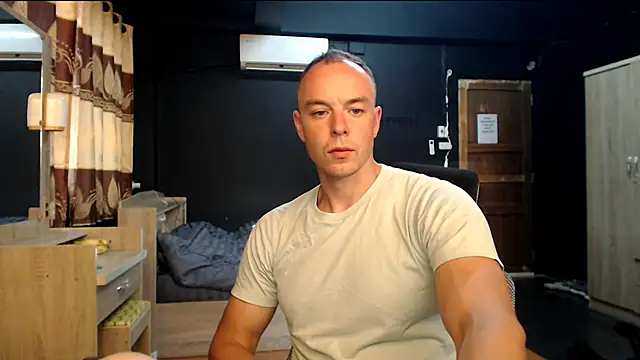 Snapshot of heilgarbest chatting on 03/23/26, 10:19 heilgarbest online show from 03/23/26, 10:19