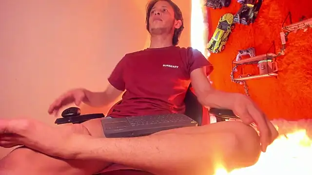 LilOwen  online show from 05/18/26, 05:52