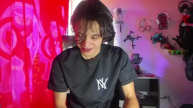 LilOwen  online show from 06/17/26, 07:48