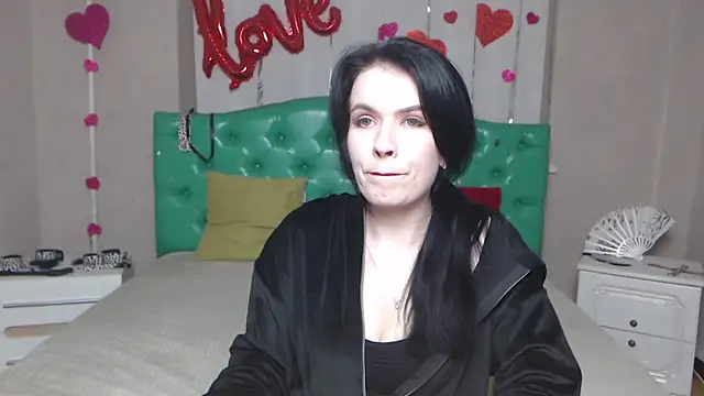 Snapshot of JasmineKouch chatting on 04/09/26, 06:02 JasmineKouch online show from 04/09/26, 06:02
