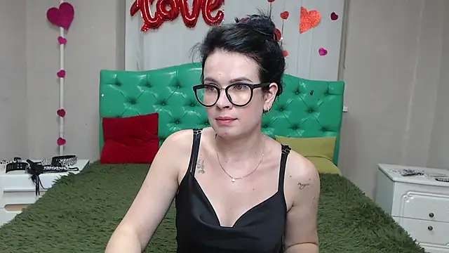 Snapshot of JasmineKouch chatting on 07/08/26, 06:23 JasmineKouch online show from 07/08/26, 06:23