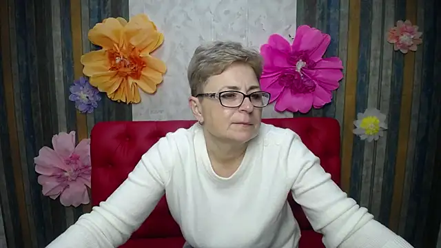 Snapshot of EmiliaGree chatting on 04/19/26, 05:12 EmiliaGree online show from 04/19/26, 05:12