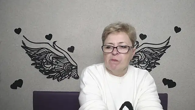 Snapshot of EmiliaGree chatting on 04/30/26, 05:19 EmiliaGree online show from 04/30/26, 05:19