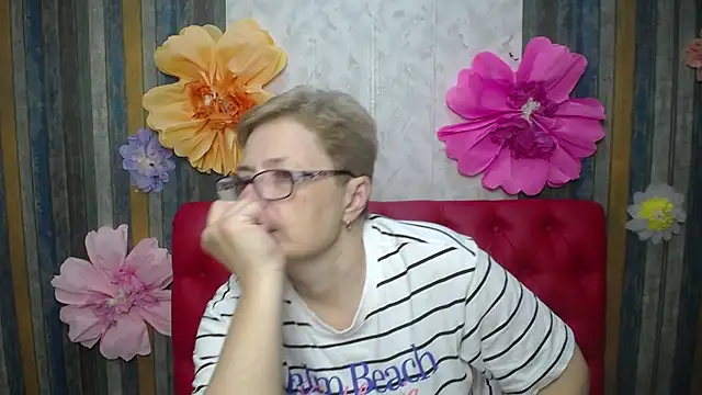 Snapshot of EmiliaGree chatting on 05/28/26, 05:10 EmiliaGree online show from 05/28/26, 05:10