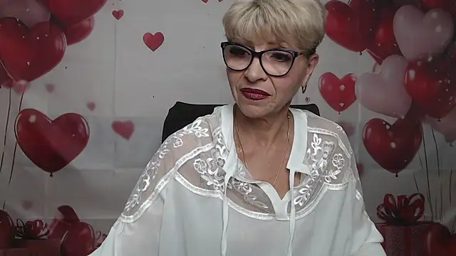 Snapshot of EllaBonito chatting on 04/18/26, 05:55 EllaBonito online show from 04/18/26, 05:55