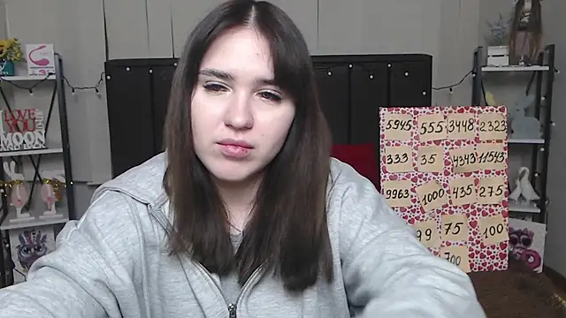 Snapshot of LauraHlot chatting on 02/03/25, 12:58 LauraHlot online show from 02/03/25, 12:58
