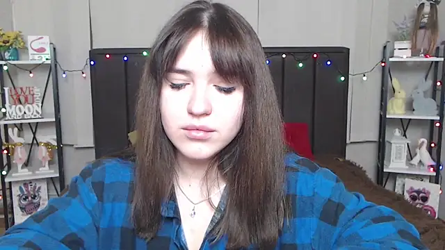 Snapshot of LauraHlot chatting on 02/11/25, 12:49 LauraHlot online show from 02/11/25, 12:49