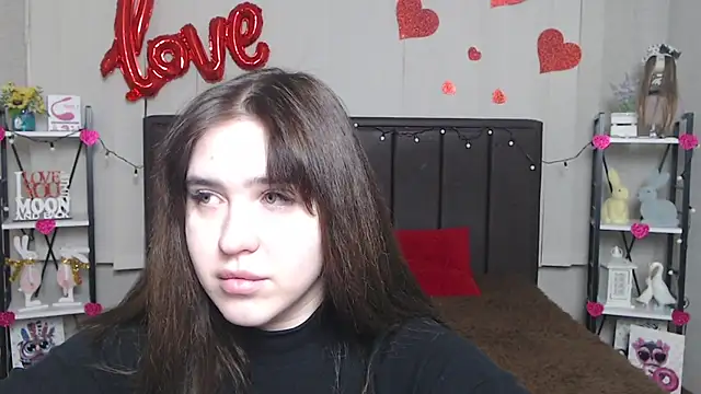 Snapshot of LauraHlot chatting on 02/16/25, 12:52 LauraHlot online show from 02/16/25, 12:52