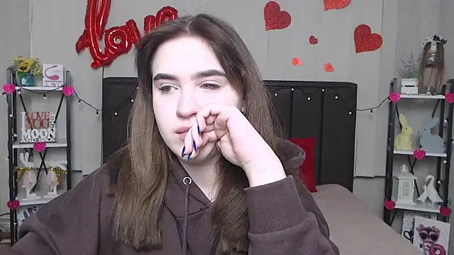 Snapshot of LauraHlot chatting on 02/24/25, 06:15 LauraHlot online show from 02/24/25, 06:15