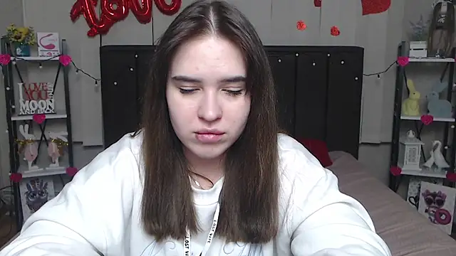 Snapshot of LauraHlot chatting on 03/07/25, 04:57 LauraHlot online show from 03/07/25, 04:57