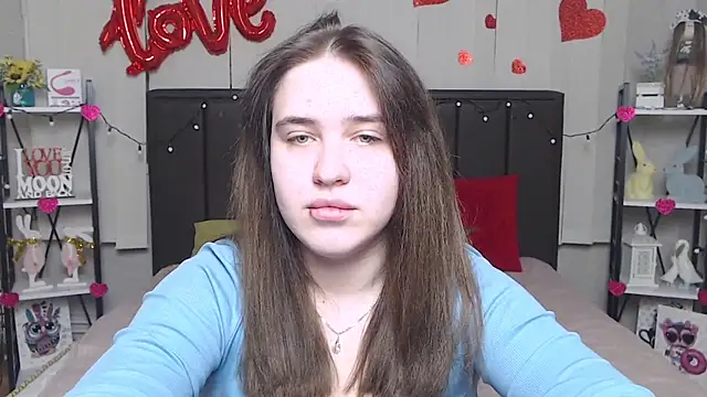 Snapshot of LauraHlot chatting on 03/10/25, 03:45 LauraHlot online show from 03/10/25, 03:45