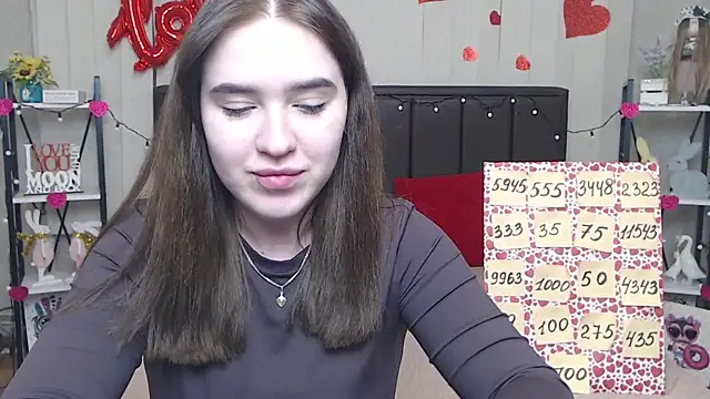 Snapshot of LauraHlot chatting on 03/13/25, 06:34 LauraHlot online show from 03/13/25, 06:34