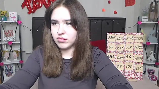 Snapshot of LauraHlot chatting on 03/21/25, 10:06 LauraHlot online show from 03/21/25, 10:06