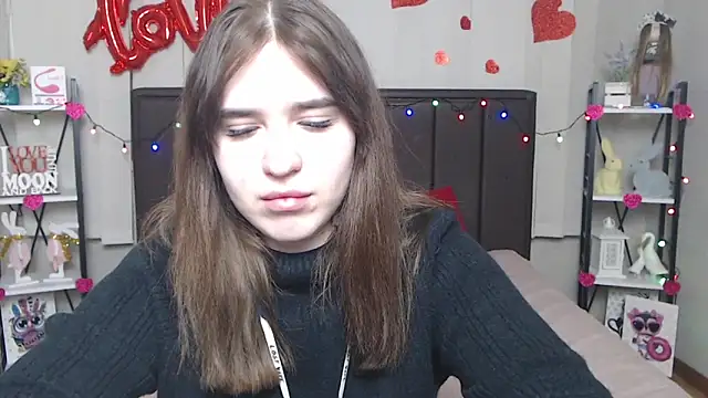 Snapshot of LauraHlot chatting on 03/22/25, 12:46 LauraHlot online show from 03/22/25, 12:46