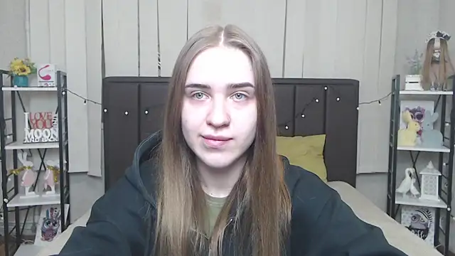 Snapshot of LauraHlot chatting on 10/12/25, 05:50 LauraHlot online show from 10/12/25, 05:50