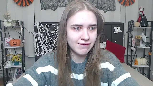 LauraHlot online show from 10/24/25, 05:31