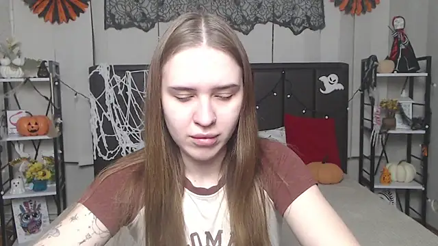 LauraHlot online show from 10/30/25, 06:08